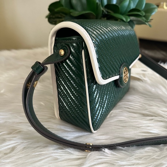 New Tory Burch ROBINSON PATENT QUILTED SHOULDER BAG - Picture 4 of 17